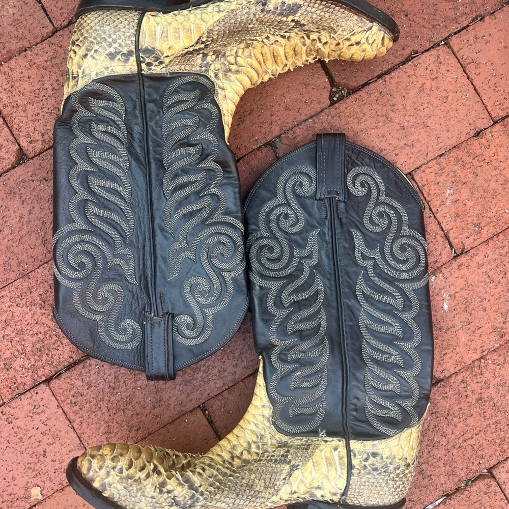 Tony Llama authentic Snakeskin Cowboy Boots with Black Leather